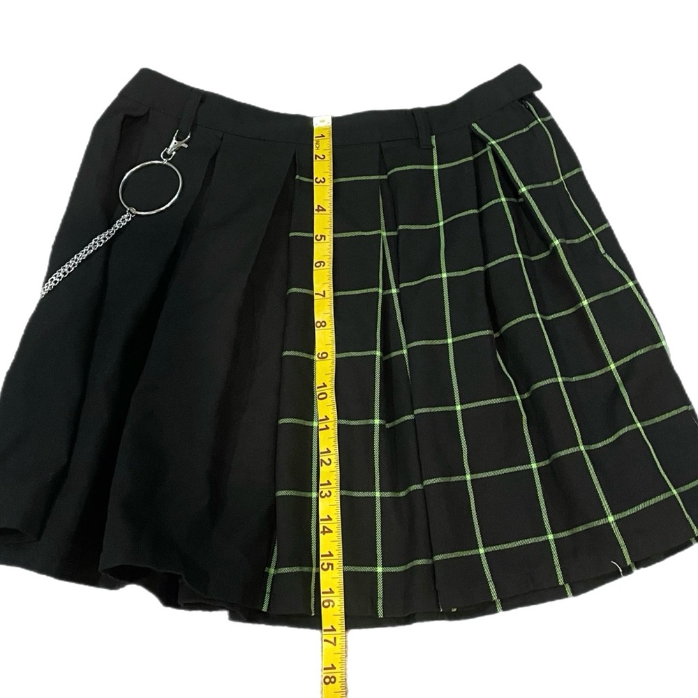 Hot Topic Pleated Mini Green And Black Grid Chain Skirt Goth Punk Emo Alt Size M - Picture 7 of 7